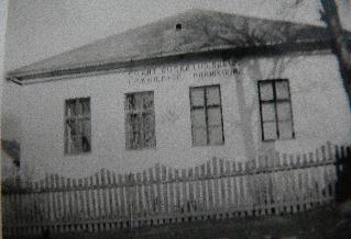 Budova Grckokatolckej ruskej nrodnej koly,[3] v ktorej spoiatku sdlila 1. A trieda